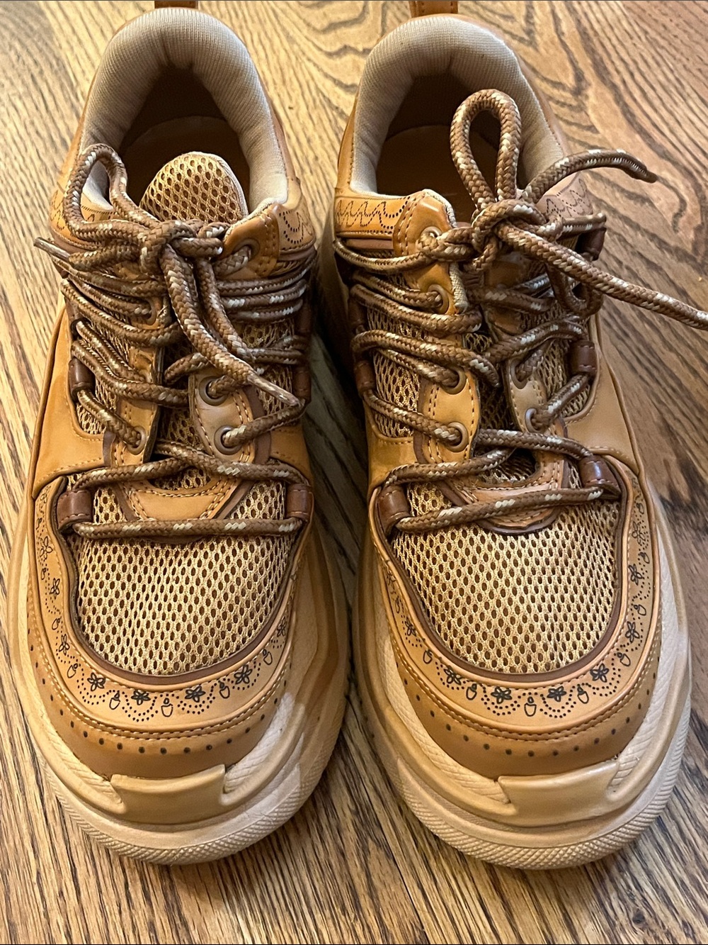 FARM Rio "Apolo" Laser Caramelo Platform Sneakers Size 10